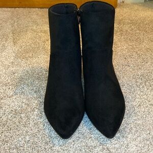 NWOT Universal Thread Frances Ankle Boots. Black. Size 8 1/2.